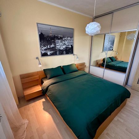 Apartment Ceskomoravska - O2 Arena 프라하 외부 사진