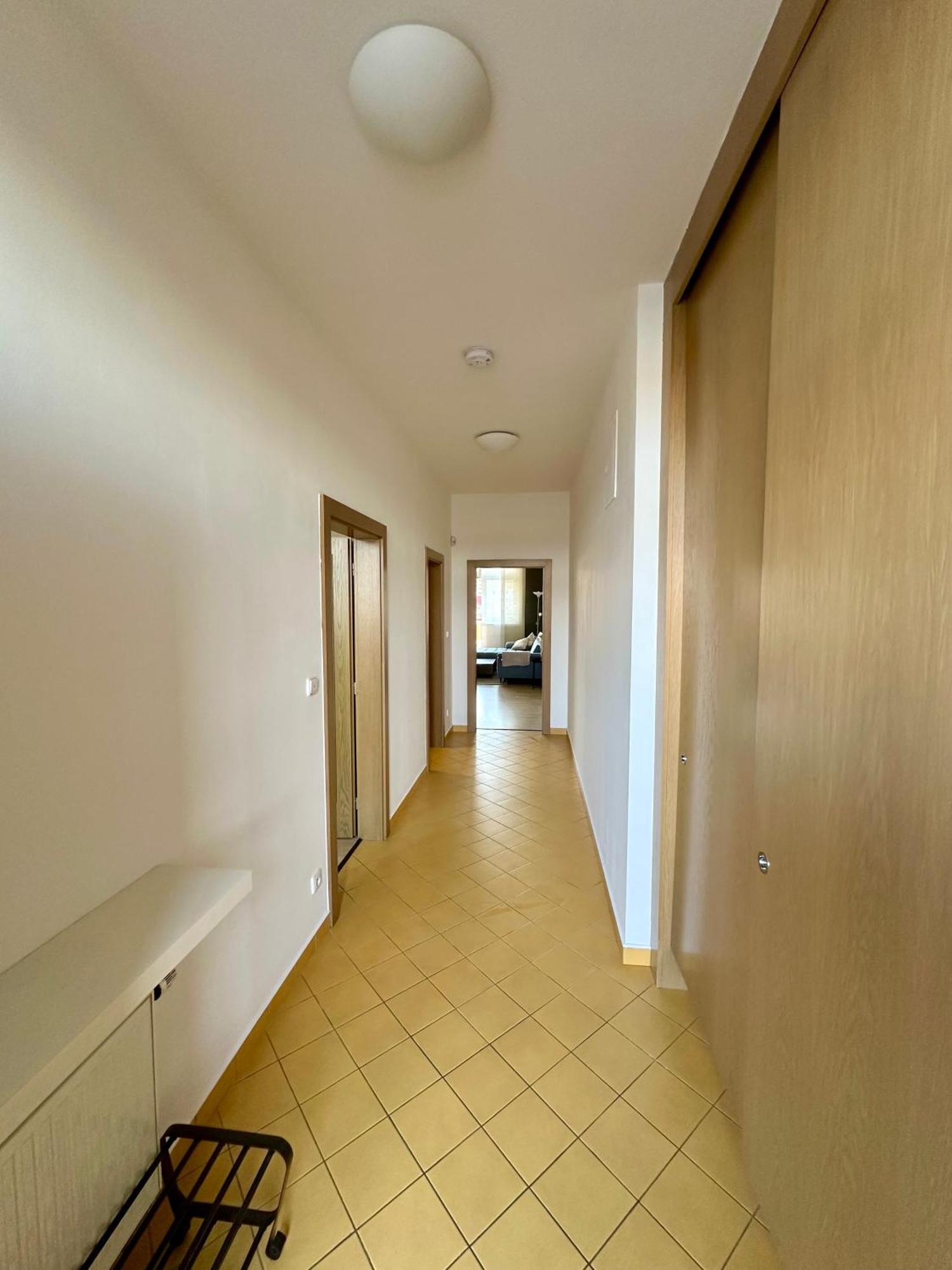 Apartment Ceskomoravska - O2 Arena 프라하 외부 사진